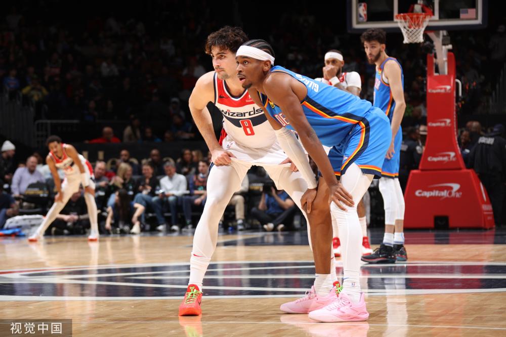 替补席上的 替补席上的