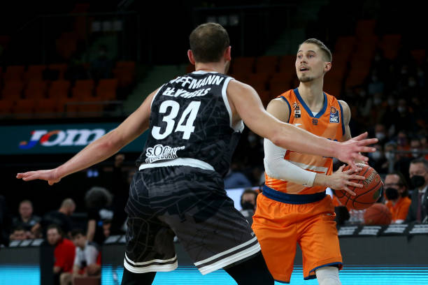 战术提供更 战术提供更